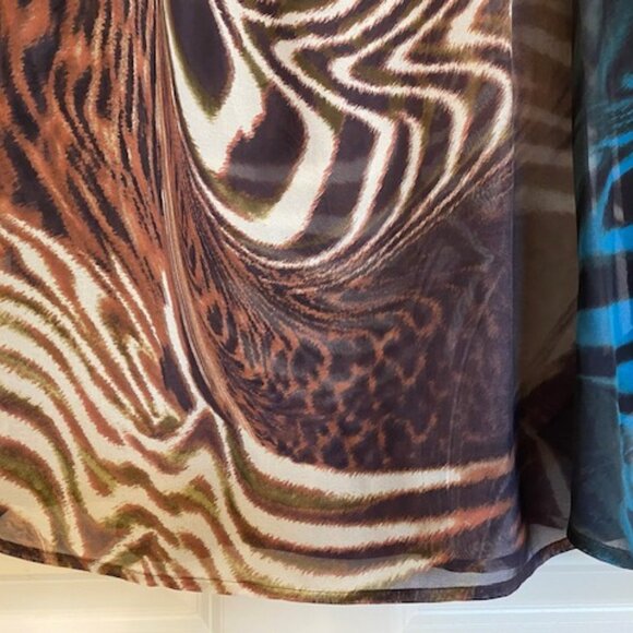 Bebe 100% Silk Cold Shoulder Blouse Animal Print Brown/Blue Size M - Picture 8 of 16